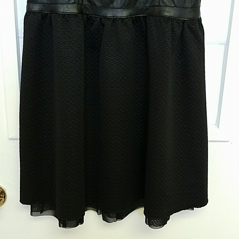 Dress - Picture 5 of 5